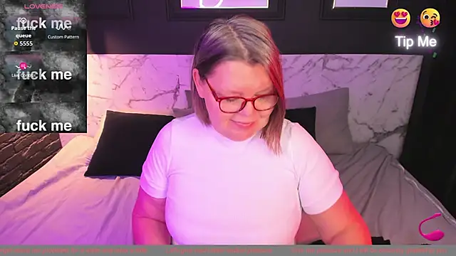 Shannonshine online show from 11/18/25, 05:12