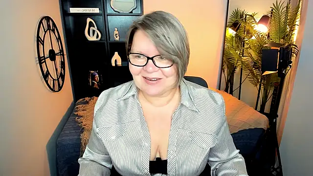 Shannonshine online show from 06/01/26, 01:02
