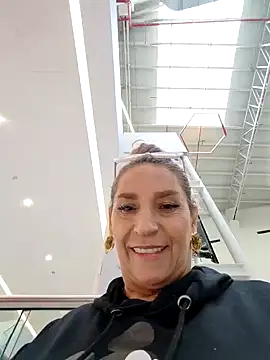 Snapshot of Lossexycacha chatting on 10/21/25, 05:02 Lossexycacha online show from 10/21/25, 05:02