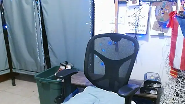 mycock2474u online show from 01/31/25, 01:02