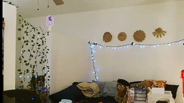 mycock2474u online show from 03/05/25, 04:13