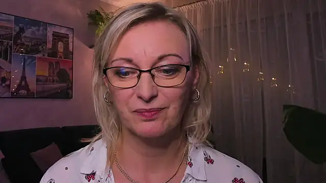 vanessa chat online show from 12/10/24, 08:38