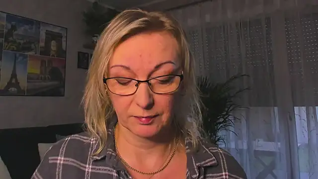 Snapshot of vanessa_chat chatting on 12/02/25, 02:23 vanessa chat online show from 12/02/25, 02:23