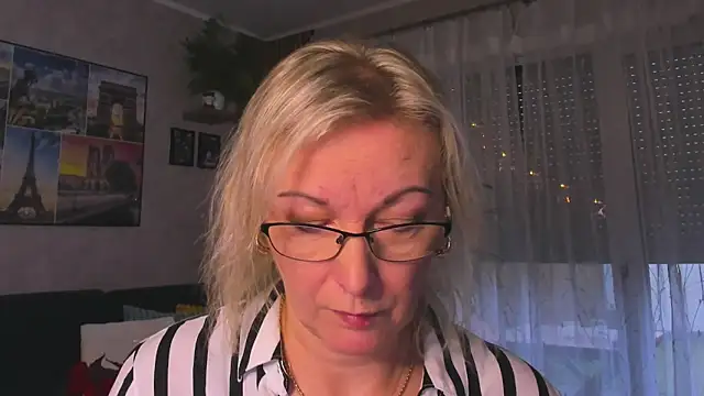 Snapshot of vanessa_chat chatting on 12/17/25, 02:23 vanessa chat online show from 12/17/25, 02:23