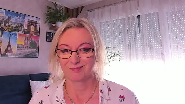 Snapshot of vanessa_chat chatting on 04/30/26, 01:28 vanessa chat online show from 04/30/26, 01:28