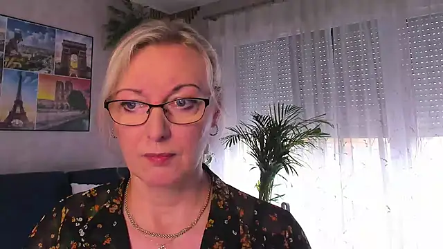 Snapshot of vanessa_chat chatting on 05/18/26, 02:56 vanessa chat online show from 05/18/26, 02:56