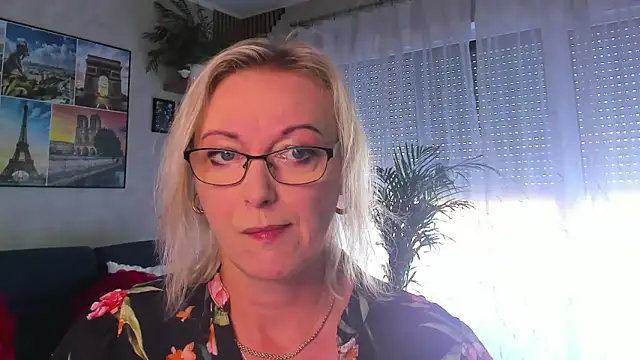 Snapshot of vanessa_chat chatting on 06/17/26, 01:23 vanessa chat online show from 06/17/26, 01:23