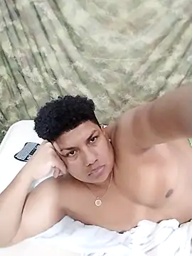 Snapshot of Malo666howard chatting on 09/27/25, 12:48 Malo666howard online show from 09/27/25, 12:48