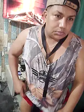 Snapshot of Malo666howard chatting on 10/20/25, 03:29 Malo666howard online show from 10/20/25, 03:29