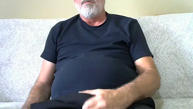 Snapshot of 35tibet35 chatting on 10/19/25, 01:01 35tibet35 online show from 10/19/25, 01:01