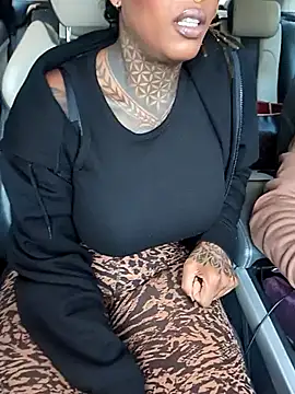 Snapshot of DarkDea chatting on 11/01/25, 12:29 DarkDea online show from 11/01/25, 12:29