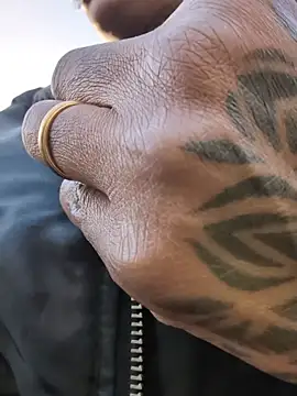 Snapshot of DarkDea chatting on 11/16/25, 02:00 DarkDea online show from 11/16/25, 02:00