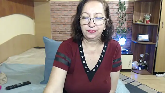 EvelyneFlirtyMilf online show from 01/06/26, 03:54