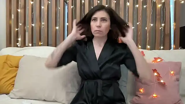 HotyWinter online show from 10/31/25, 08:48