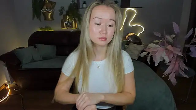 PollyOcean online show from 10/24/25, 10:44