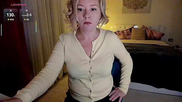 Colette  1977 online show from 12/16/25, 04:06