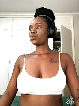 LuciousLips96 online show from 10/12/25, 10:14