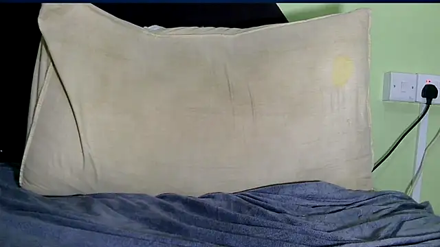 Snapshot of sweetchoco2020 chatting on 10/14/25, 01:39 sweetchoco2020 online show from 10/14/25, 01:39