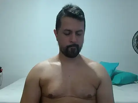 Snapshot of TRIISTAN_KING10 chatting on 11/18/25, 10:14 TRIISTAN KING10 online show from 11/18/25, 10:14