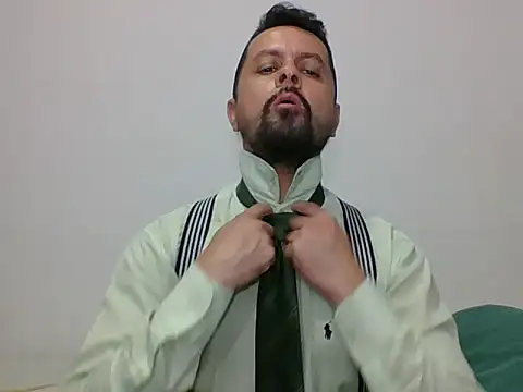 Snapshot of TRIISTAN_KING10 chatting on 11/21/25, 08:18 TRIISTAN KING10 online show from 11/21/25, 08:18