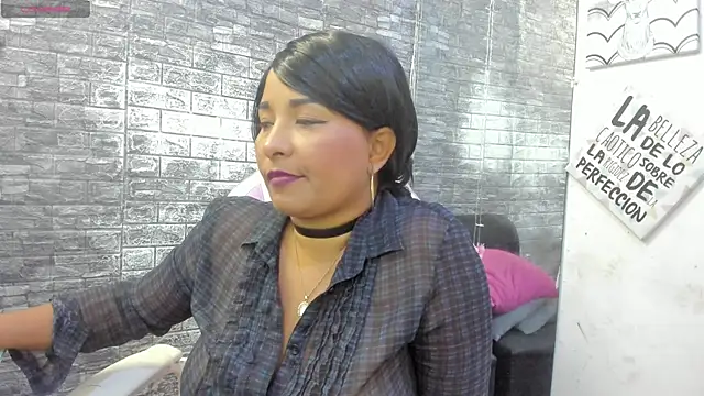 paola ih online show from 06/06/26, 09:41