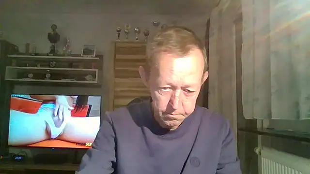 Snapshot of sissy501 chatting on 09/21/25, 08:43 sissy501 online show from 09/21/25, 08:43