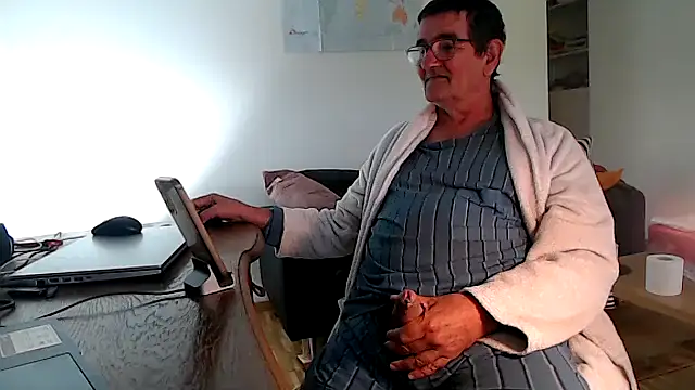 silvio-aus-luzern-CH online show from 05/14/26, 07:26