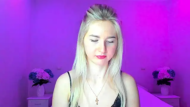 Snapshot of AnnaCarrera chatting on 12/08/24, 10:36 AnnaCarrera online show from 12/08/24, 10:36