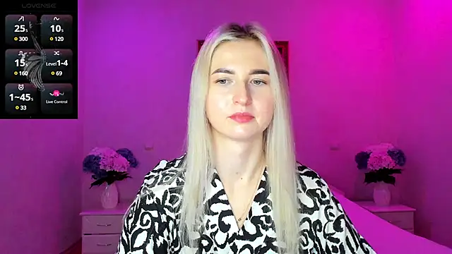 Snapshot of AnnaCarrera chatting on 12/09/24, 09:05 AnnaCarrera online show from 12/09/24, 09:05