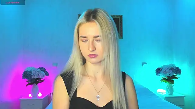 Snapshot of AnnaCarrera chatting on 12/17/24, 08:43 AnnaCarrera online show from 12/17/24, 08:43