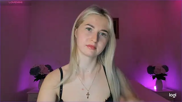 Snapshot of AnnaCarrera chatting on 12/28/24, 11:16 AnnaCarrera online show from 12/28/24, 11:16