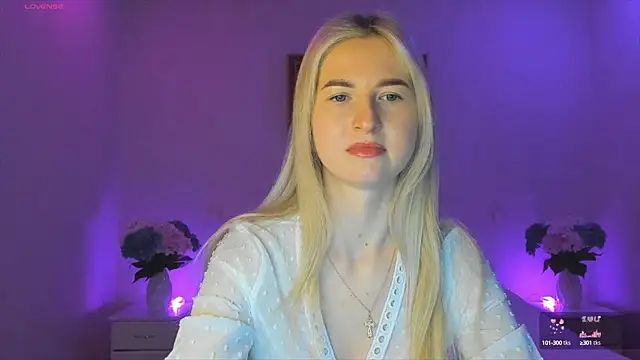 Snapshot of AnnaCarrera chatting on 01/13/25, 08:37 AnnaCarrera online show from 01/13/25, 08:37