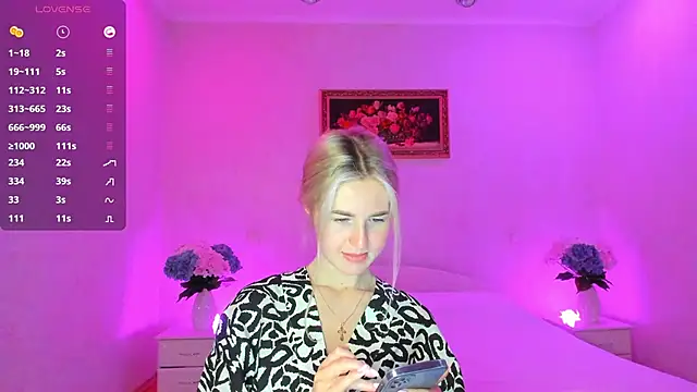 Snapshot of AnnaCarrera chatting on 01/23/25, 12:14 AnnaCarrera online show from 01/23/25, 12:14