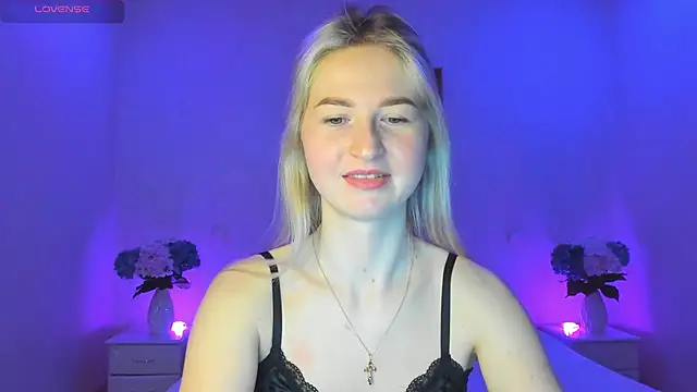 Snapshot of AnnaCarrera chatting on 03/06/25, 06:05 AnnaCarrera online show from 03/06/25, 06:05