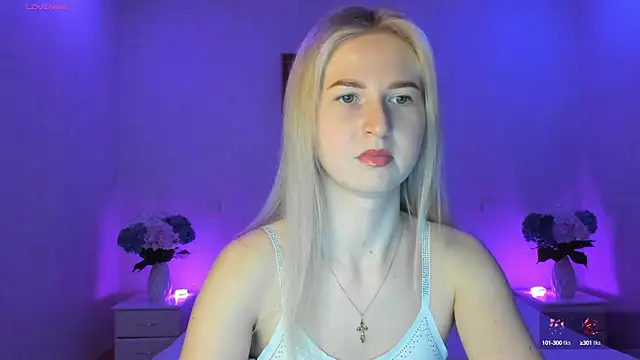 Snapshot of AnnaCarrera chatting on 03/11/25, 10:09 AnnaCarrera online show from 03/11/25, 10:09