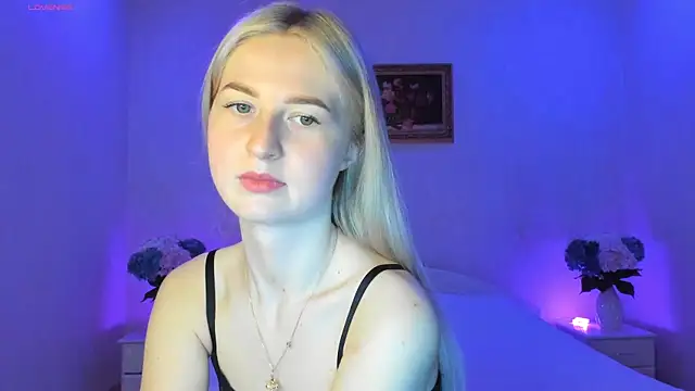 Snapshot of AnnaCarrera chatting on 03/17/25, 08:19 AnnaCarrera online show from 03/17/25, 08:19