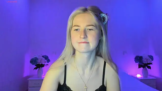 Snapshot of AnnaCarrera chatting on 03/18/25, 09:32 AnnaCarrera online show from 03/18/25, 09:32