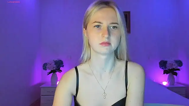 Snapshot of AnnaCarrera chatting on 03/19/25, 11:57 AnnaCarrera online show from 03/19/25, 11:57