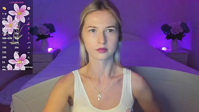 Snapshot of AnnaCarrera chatting on 09/18/25, 06:32 AnnaCarrera online show from 09/18/25, 06:32