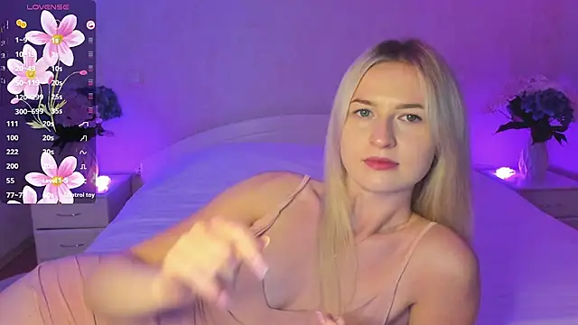 Snapshot of AnnaCarrera chatting on 09/25/25, 09:07 AnnaCarrera online show from 09/25/25, 09:07