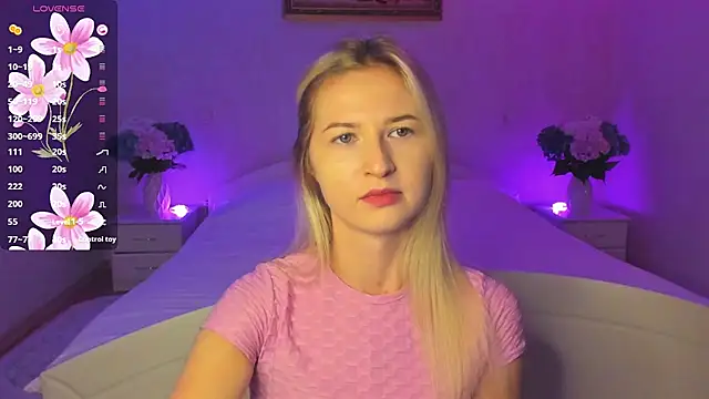 Snapshot of AnnaCarrera chatting on 09/30/25, 06:24 AnnaCarrera online show from 09/30/25, 06:24