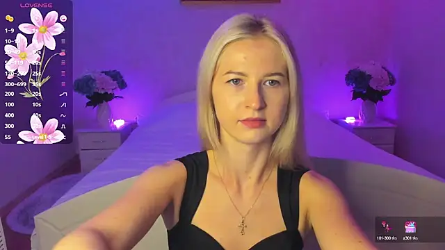 Snapshot of AnnaCarrera chatting on 10/13/25, 09:04 AnnaCarrera online show from 10/13/25, 09:04