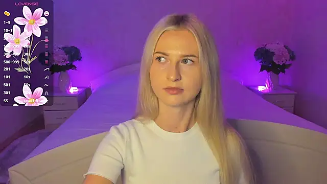 Snapshot of AnnaCarrera chatting on 10/20/25, 07:03 AnnaCarrera online show from 10/20/25, 07:03