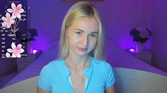 Snapshot of AnnaCarrera chatting on 10/22/25, 08:30 AnnaCarrera online show from 10/22/25, 08:30