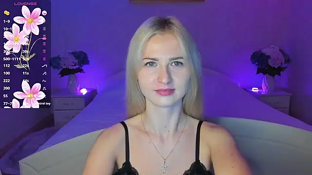 Snapshot of AnnaCarrera chatting on 10/26/25, 09:42 AnnaCarrera online show from 10/26/25, 09:42