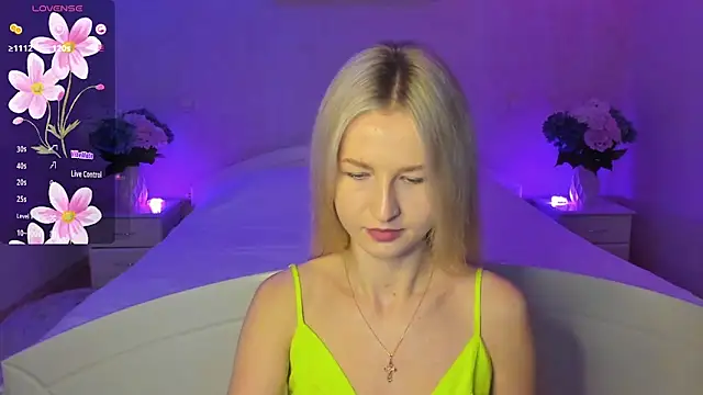 Snapshot of AnnaCarrera chatting on 11/04/25, 06:40 AnnaCarrera online show from 11/04/25, 06:40