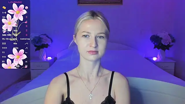 Snapshot of AnnaCarrera chatting on 11/06/25, 09:37 AnnaCarrera online show from 11/06/25, 09:37