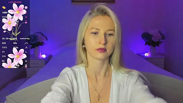 Snapshot of AnnaCarrera chatting on 11/07/25, 09:26 AnnaCarrera online show from 11/07/25, 09:26