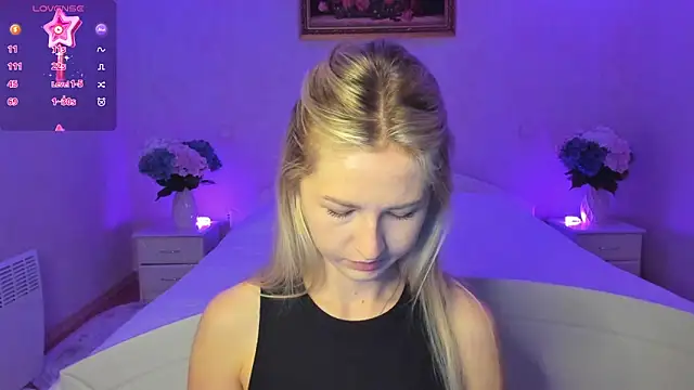 Snapshot of AnnaCarrera chatting on 11/19/25, 06:30 AnnaCarrera online show from 11/19/25, 06:30