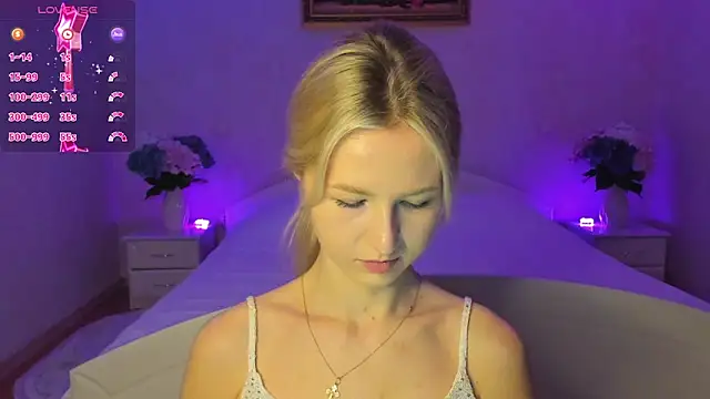 Snapshot of AnnaCarrera chatting on 11/21/25, 06:17 AnnaCarrera online show from 11/21/25, 06:17